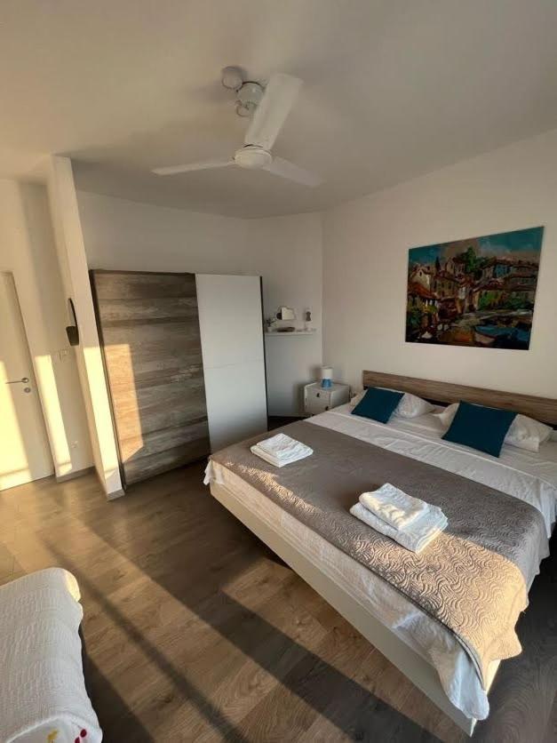 Blue Art Apartment Sveti Juraj Exterior photo